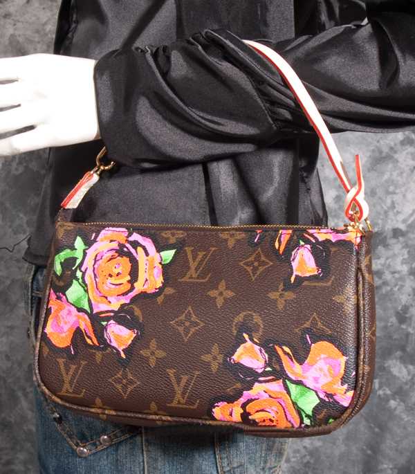 7A Replica Louis Vuitton Monogram Roses Canvas Pochette M48615 - Click Image to Close